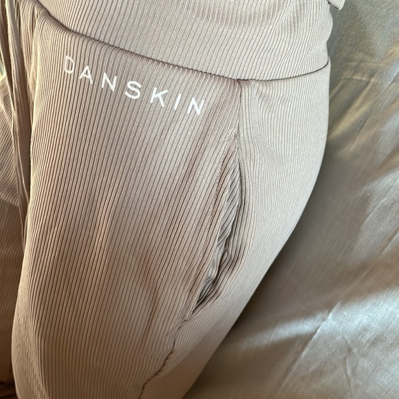 NWT Danskin Ash Rose Lounge Set - Picture 4 of 11
